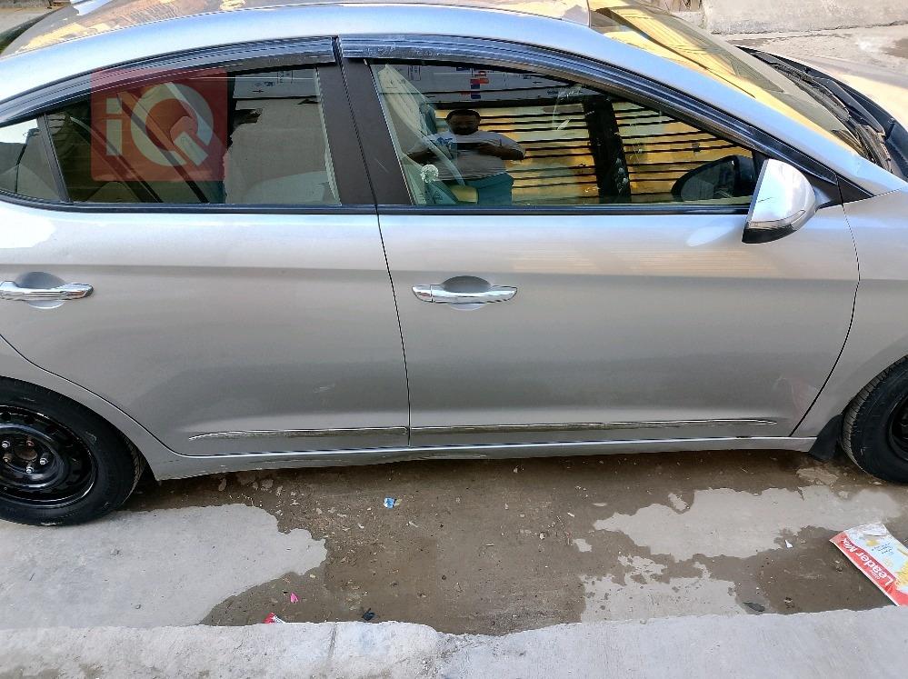 هيونداي النترا